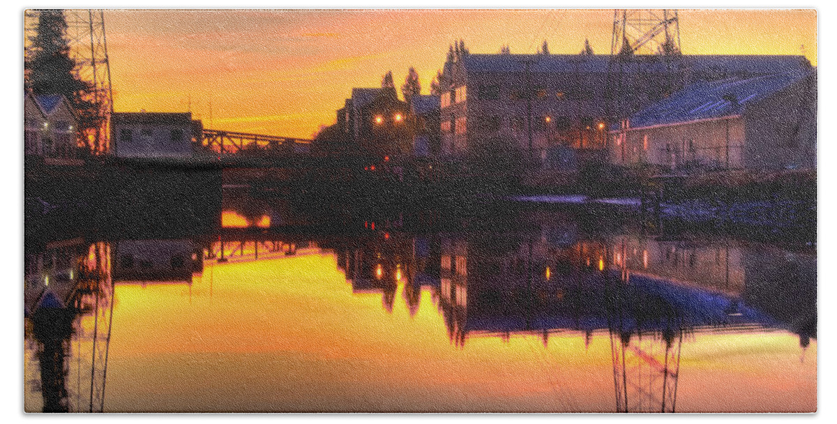  Bath Towel featuring the photograph Morning on the River by Bill Gallagher
