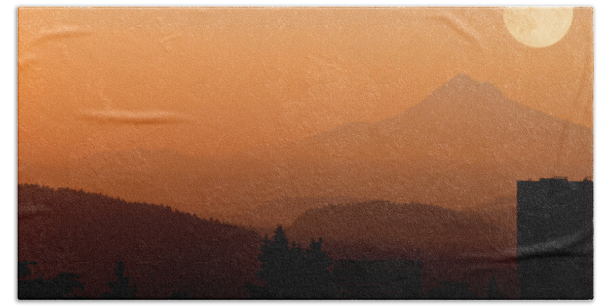 Portland Hand Towel featuring the photograph Morning Over Portland by Don Schwartz