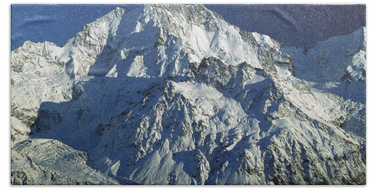 Feb0514 Bath Towel featuring the photograph Mt Cook Eastern Side In Winter by Colin Monteath