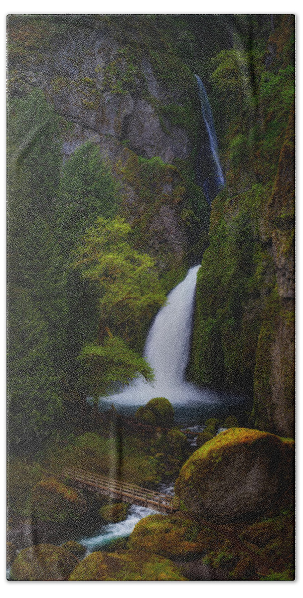 Oregon Bath Sheet featuring the photograph Mysteries of Wahclella by Darren White