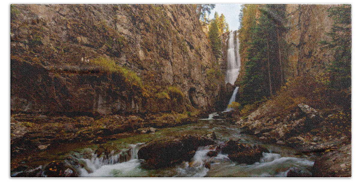 Nature Bath Towel featuring the photograph Mystic Falls II by Steven Reed