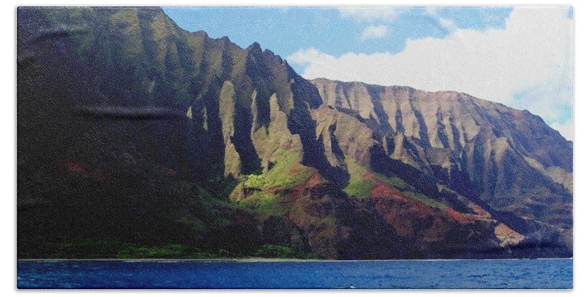 Kauai Bath Towel featuring the photograph Na Pali Coast on Kauai by Amy McDaniel