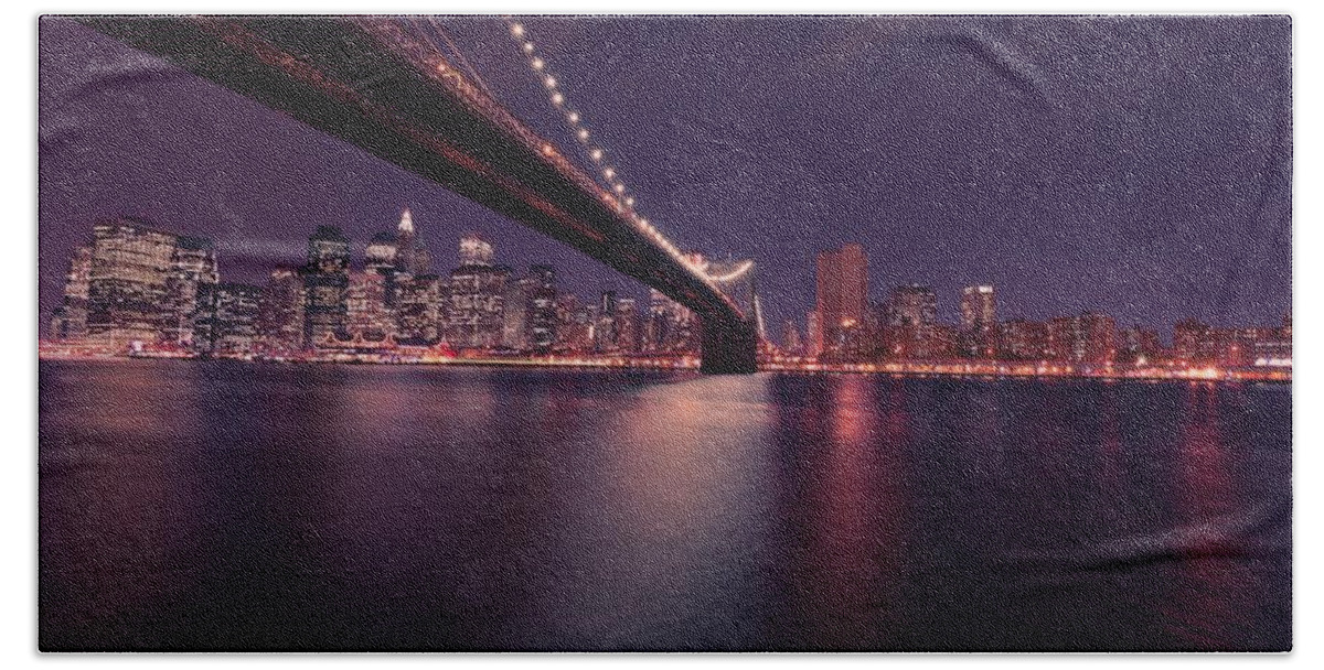 Brooklyn Bridge Bath Towel featuring the photograph New York Brooklyn Bridge at Night by David Dehner