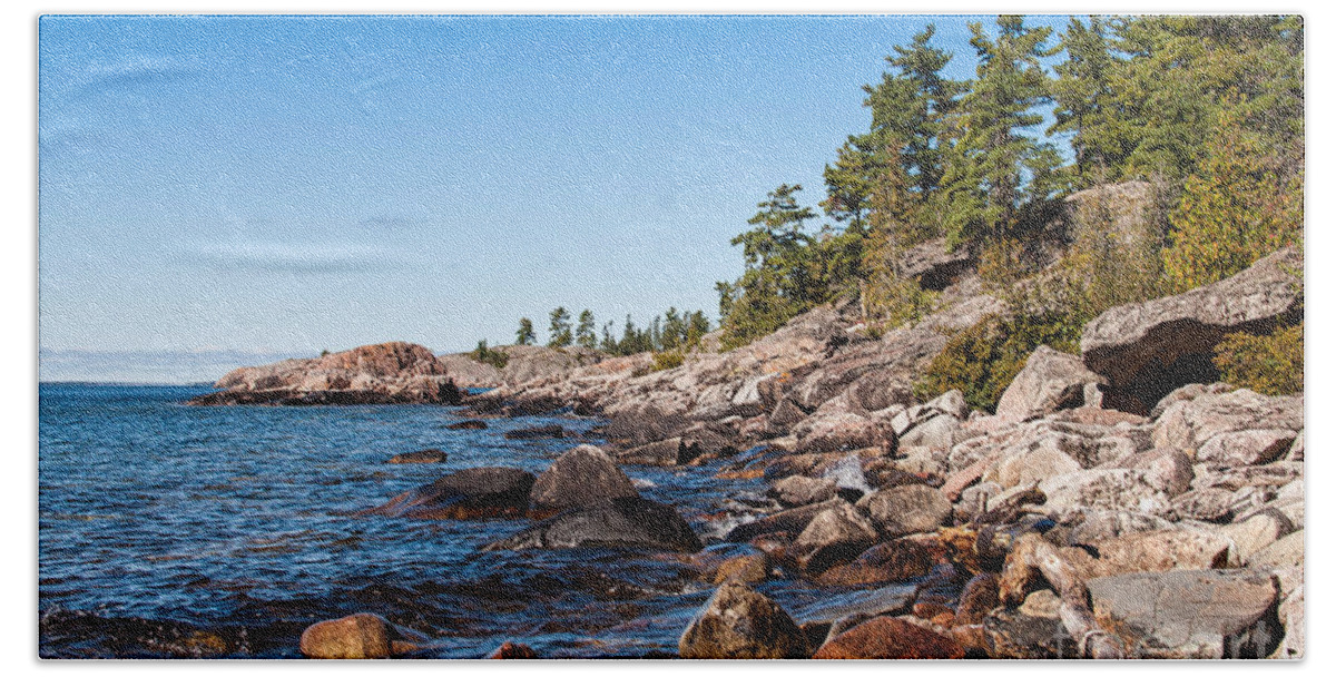 North Bath Towel featuring the photograph North shore of Lake Superior by Les Palenik