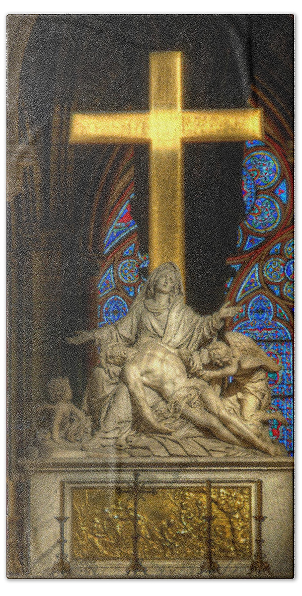 Pieta Bath Towel featuring the photograph Notre Dame Pieta by Michael Kirk