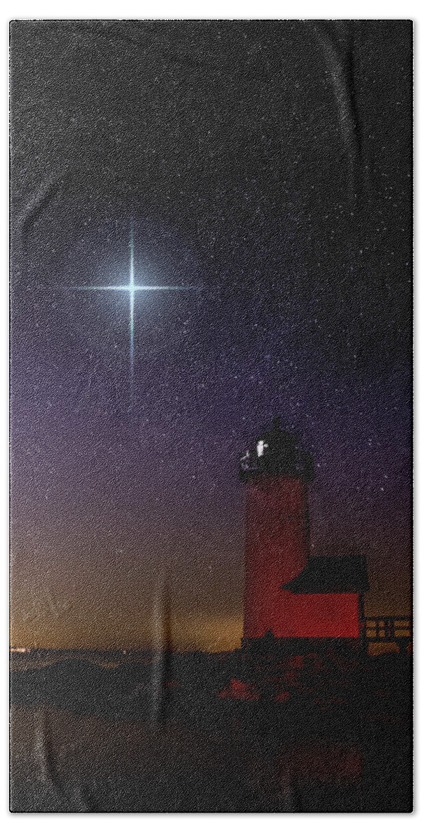 Annisquam Lighthouse Bath Towel featuring the photograph Star over Annisquam lighthouse by Jeff Folger
