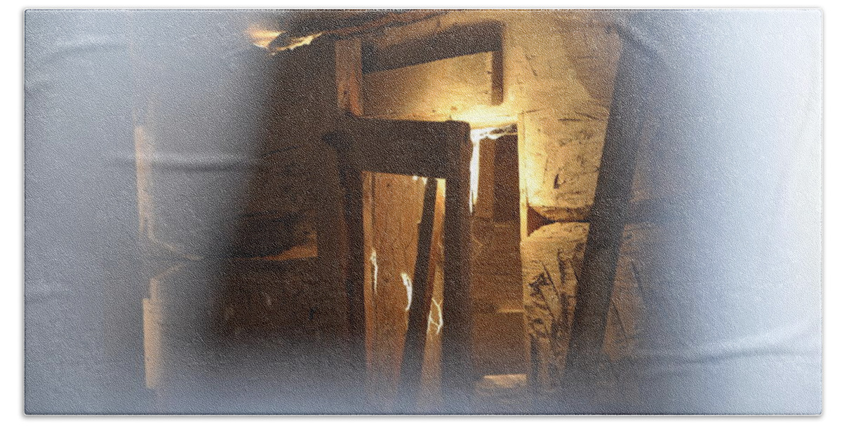 Brown Bath Towel featuring the photograph Old Barn by Frank Madia