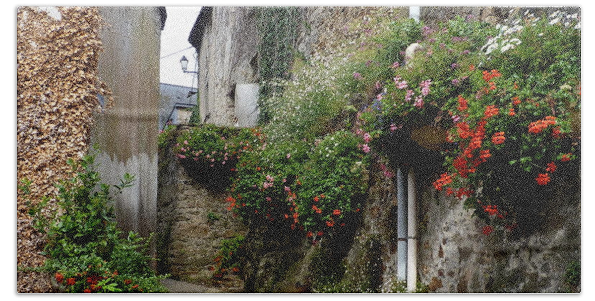 Near Guerande Bath Towel featuring the photograph Old Quarter of La Roche Bernard by Carla Parris