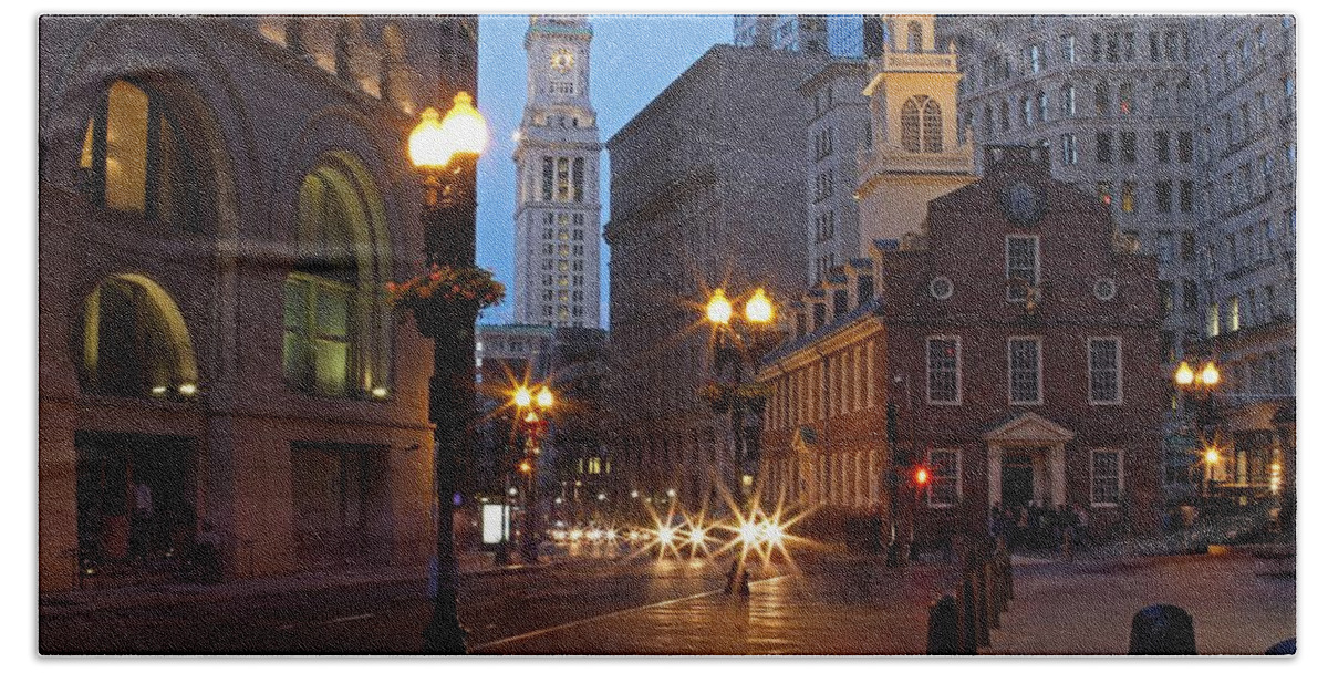 Boston Bath Towel featuring the photograph Old State House and Custom House in Boston by Juergen Roth