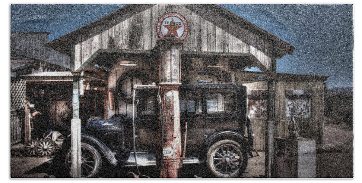 Arizona Bath Towel featuring the photograph Old Time Gas Station - 1927 Dodge by Mark Valentine