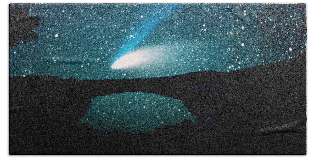 Comet Hale-bopp Bath Towel featuring the photograph Optical Image Of Hale-bopp Comet by John Chumack