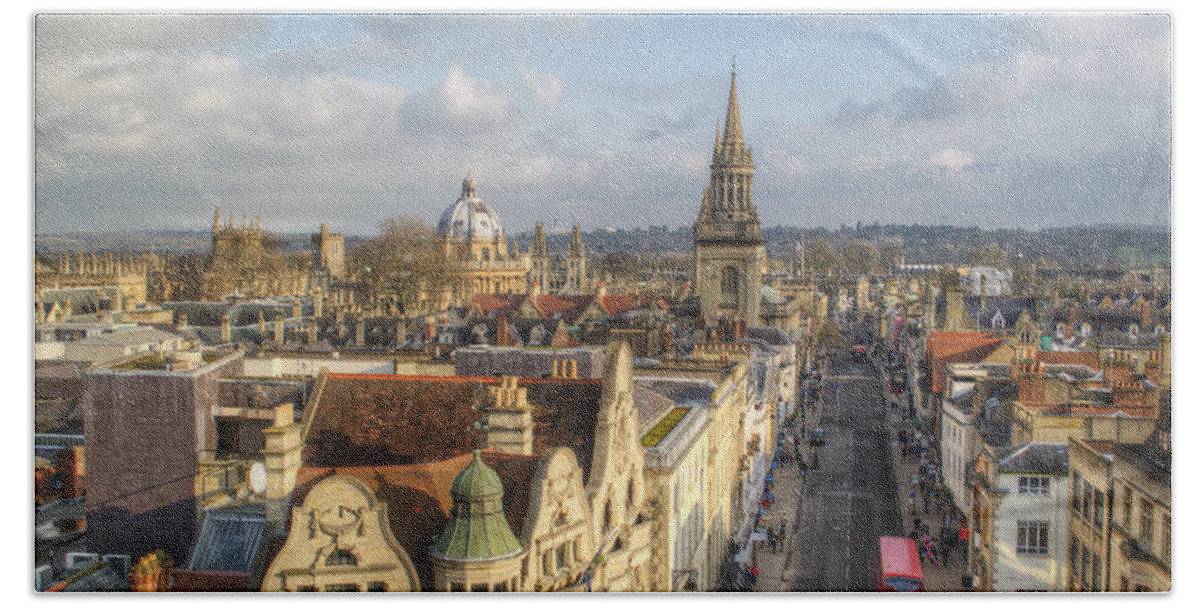 Oxford Hand Towel featuring the photograph Oxford High Street by Chris Day