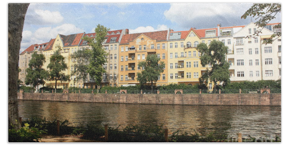 Berlin Hand Towel featuring the photograph Palace Garden View by Carol Groenen