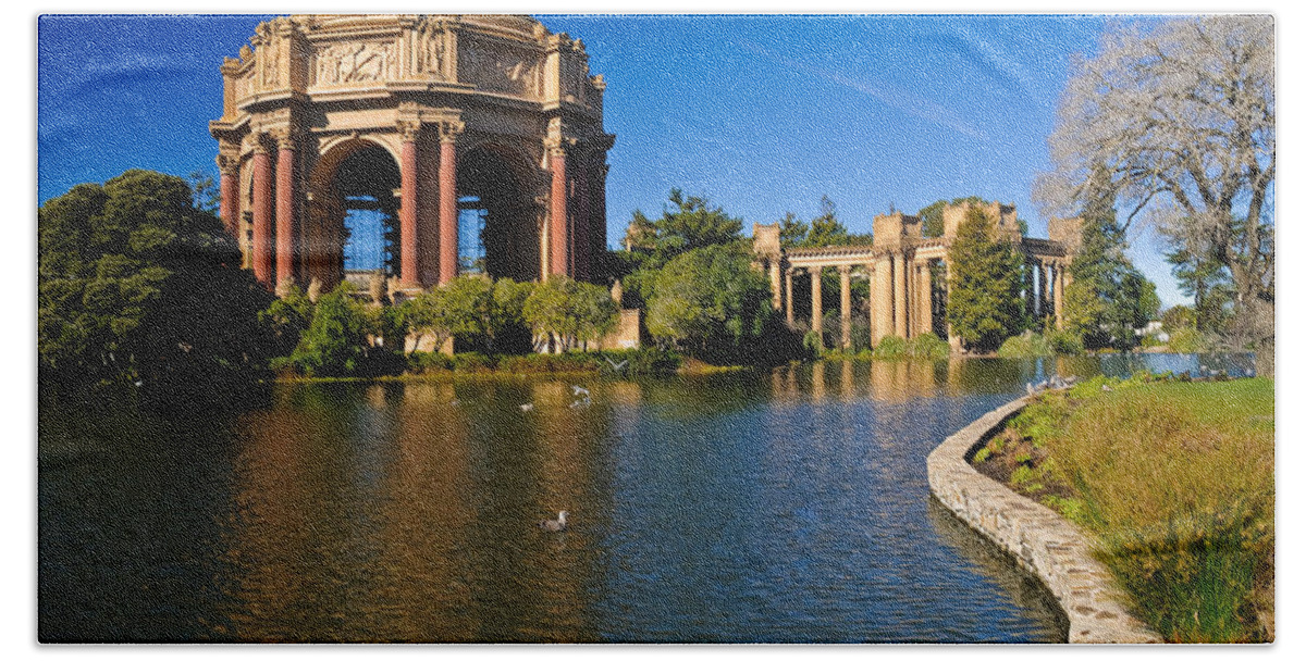 Architecture Bath Towel featuring the photograph Palace of Fine Arts by Jeff Goulden