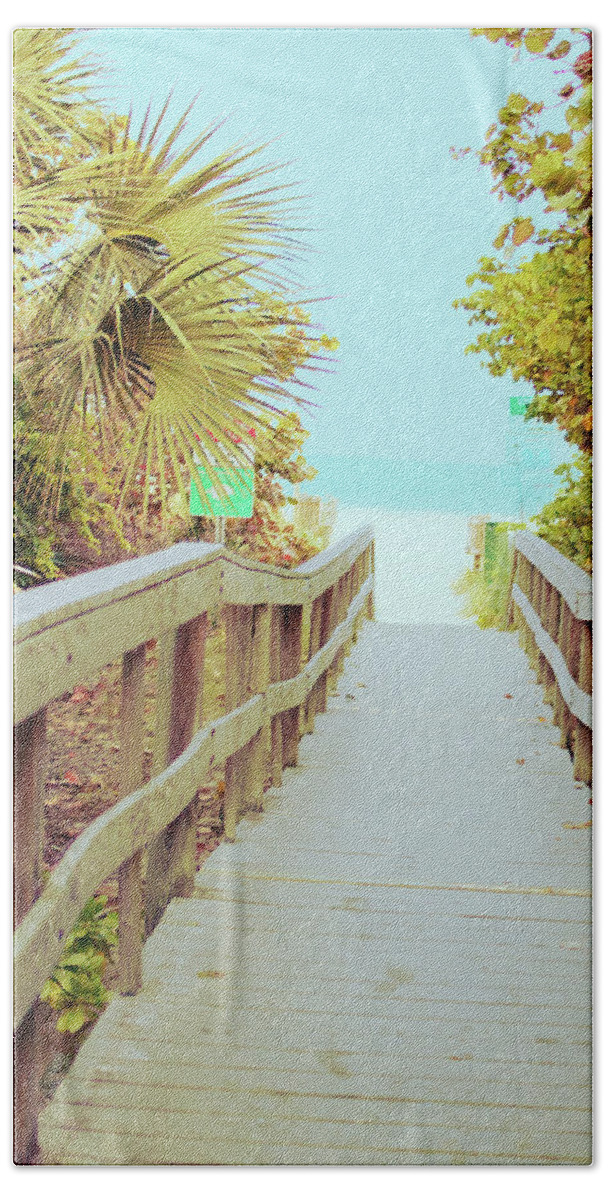 Palm Bath Towel featuring the photograph Palm Walkway II by Susan Bryant