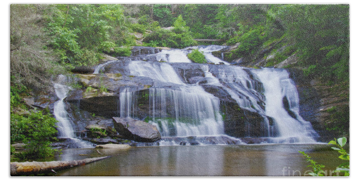 Panther Creek Falls Bath Towel featuring the photograph Panther Creek Falls by Barbara Bowen