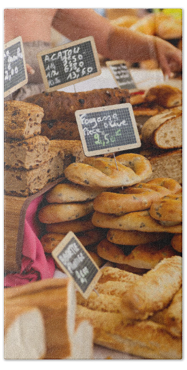 Europe Bath Towel featuring the photograph Parisian Bakery by Raul Rodriguez