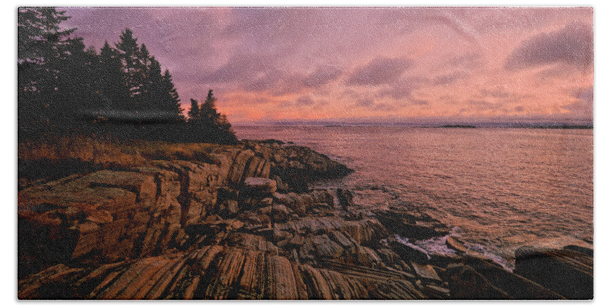 Pemaquid Point Bath Towel featuring the photograph Pemaquid Point Sunset by Mitchell R Grosky