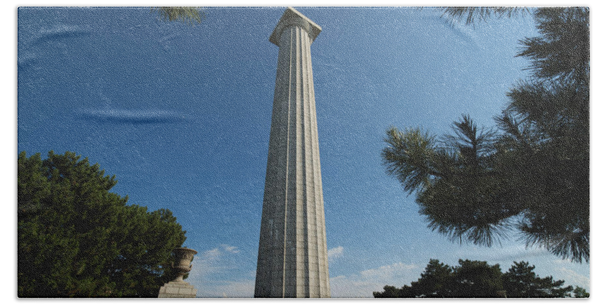 Put-in-bay Hand Towel featuring the photograph Perry's monument by Kevin Cable