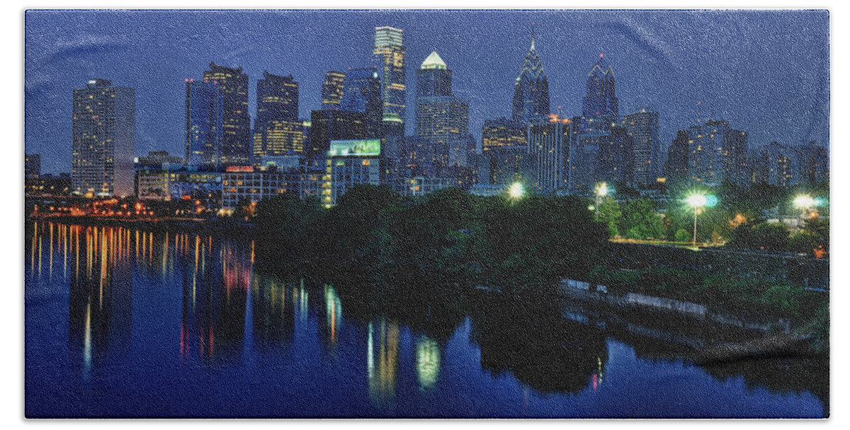 Philadelphia Hand Towel featuring the photograph Philly Skyline by Mark Fuller