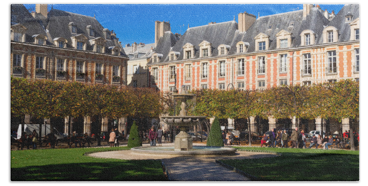 Place Des Vosges Hand Towel featuring the photograph Place des Vosges Paris by Louise Heusinkveld