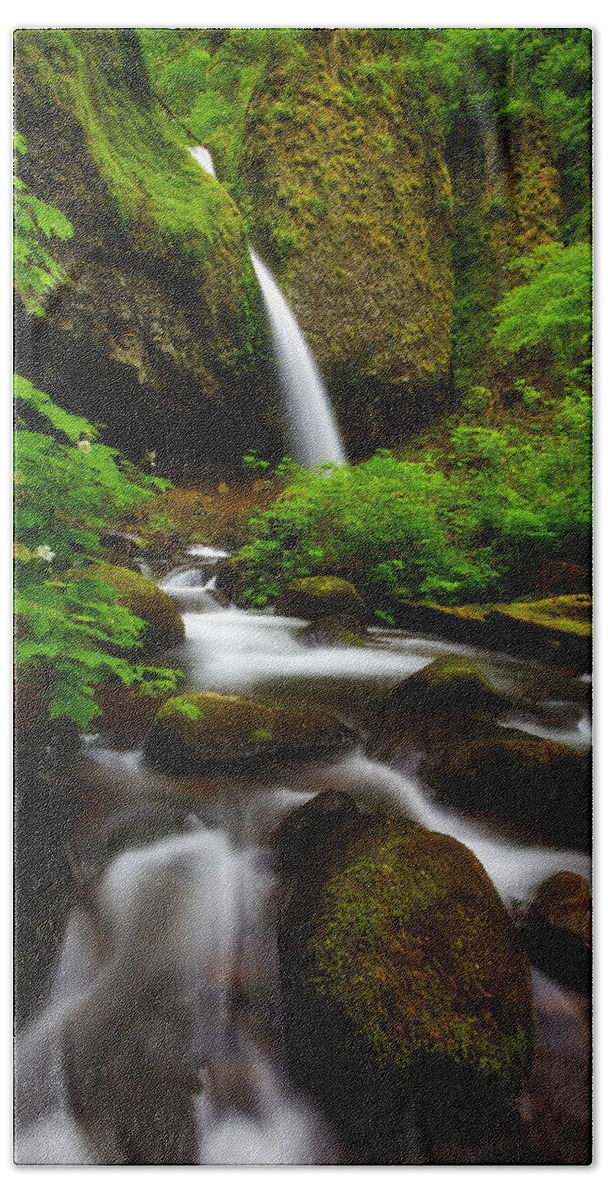 Waterfalls Hand Towel featuring the photograph Ponytail Dreams by Darren White