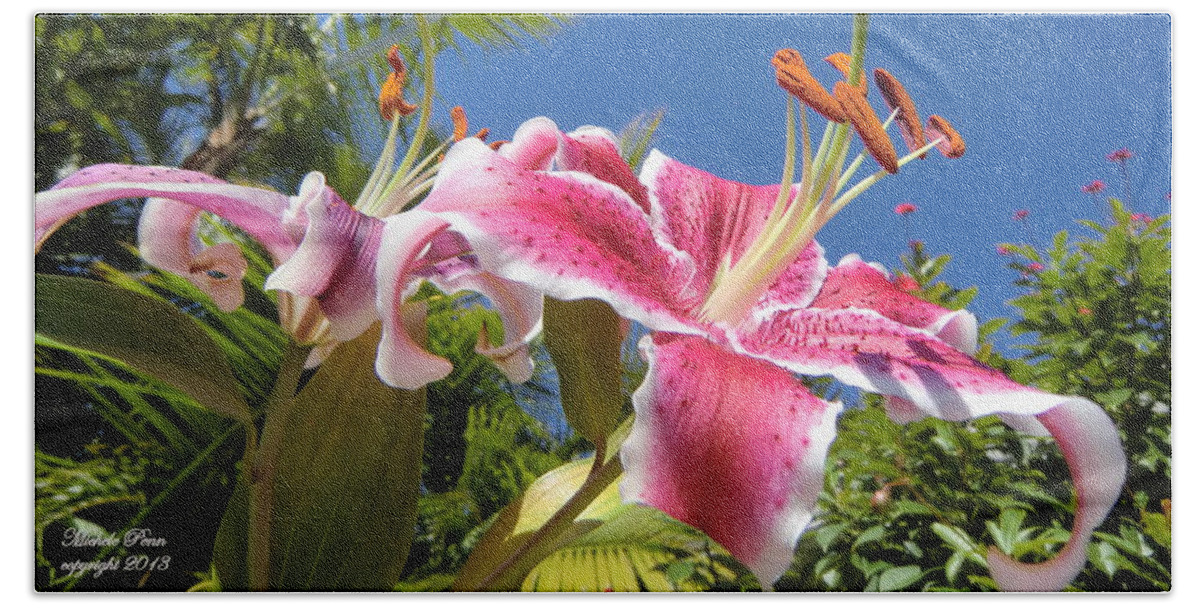 Flower Photograph Bath Towel featuring the photograph Possibilities by Michele Penn
