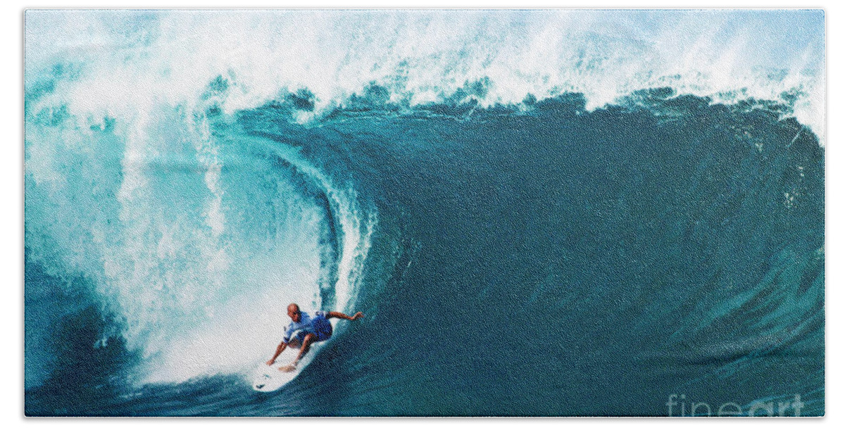 Kelly Slater Bath Towel featuring the photograph Pro Surfer Kelly Slater Surfing in the Pipeline Masters Contest by Paul Topp