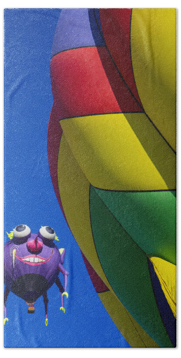 Purple People Eater Hot Air Balloon Bath Towel featuring the photograph Purple people eater smiling by Garry Gay