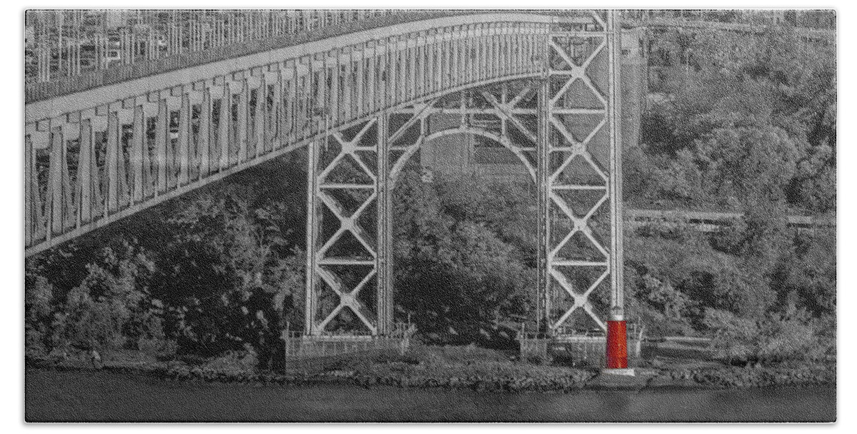 Autumn Bath Towel featuring the photograph Red Lighthouse And Great Gray Bridge BW by Susan Candelario