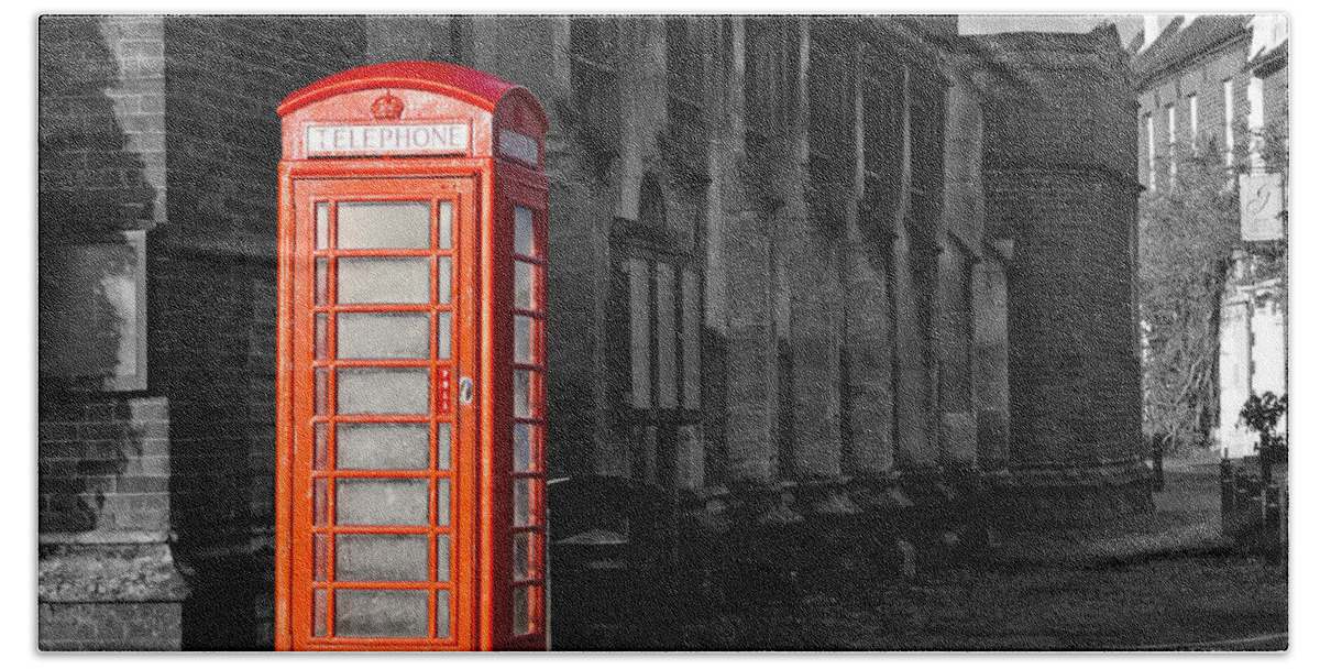 Red Phone Booth Hand Towel featuring the photograph Red Phone Booth by Scott Carruthers