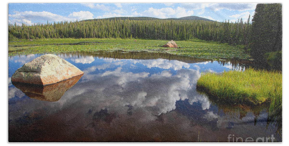 Red Rock Lake Photograph Bath Towel featuring the photograph Red Rock Lake Reflection by Jim Garrison