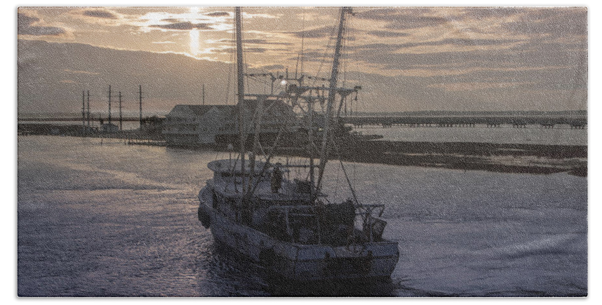 Fishing Boat Bath Towel featuring the photograph Red Sky At Night by Photographic Arts And Design Studio