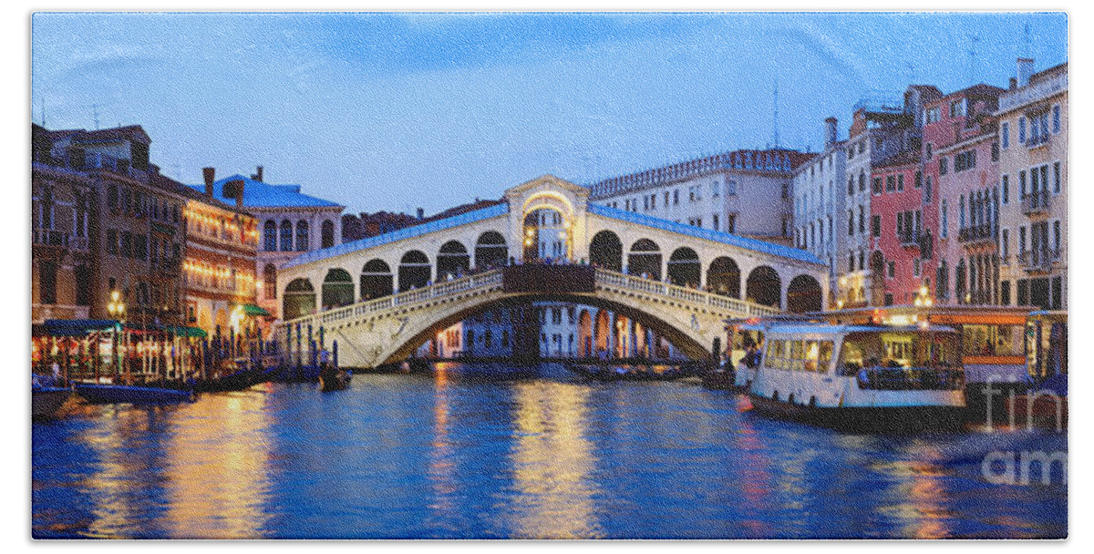Venice Bath Towel featuring the photograph Rialto Bridge at night Venice Italy by Matteo Colombo