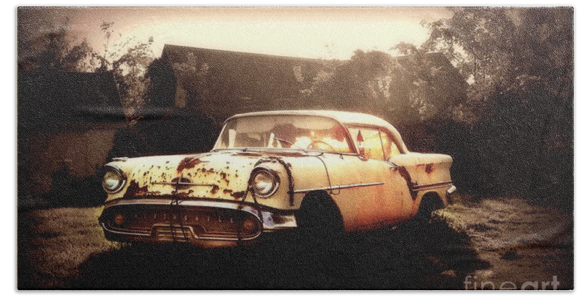 Oldsmobile Bath Towel featuring the photograph Rusty Oldsmobile by Beth Ferris Sale
