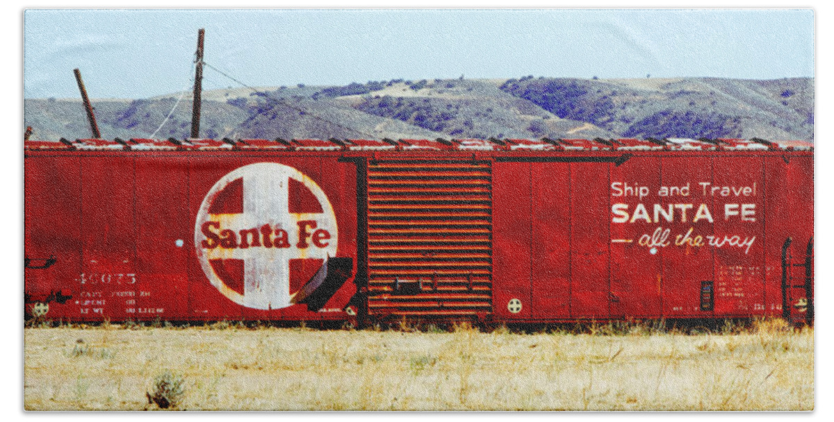 Darin Volpe Railroad Bath Towel featuring the photograph Santa Fe - All The Way by Darin Volpe