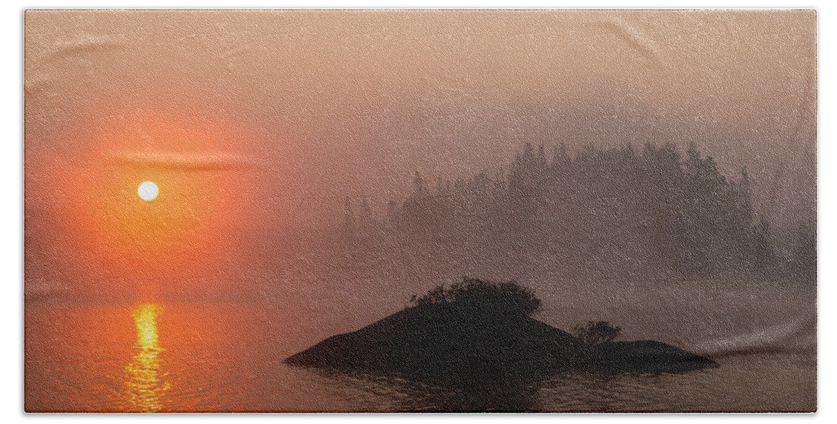Photos Of Sunrise Hand Towel featuring the photograph Sawbill Surprise by Paul Schultz