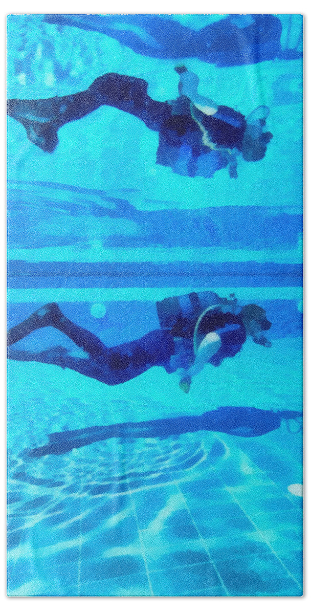 Active Bath Towel featuring the digital art Scuba Diver by Roy Pedersen