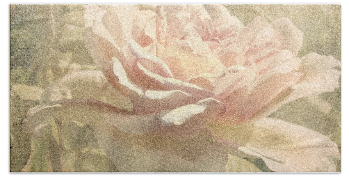 Rose Bath Towel featuring the photograph Secondhand Rose by Linda Lees