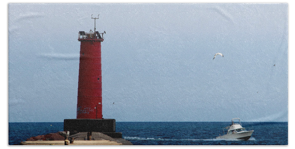 Light Hand Towel featuring the photograph Sheboygan Breakwater Lighthouse by George Jones