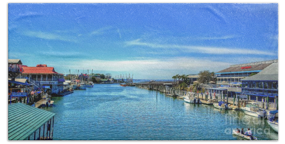 Boats Bath Towel featuring the photograph Shem Creek by Kathy Baccari