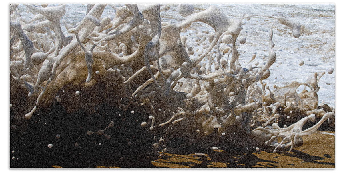 Surf Bath Towel featuring the photograph Shorebreak - The Wedge by Joe Schofield