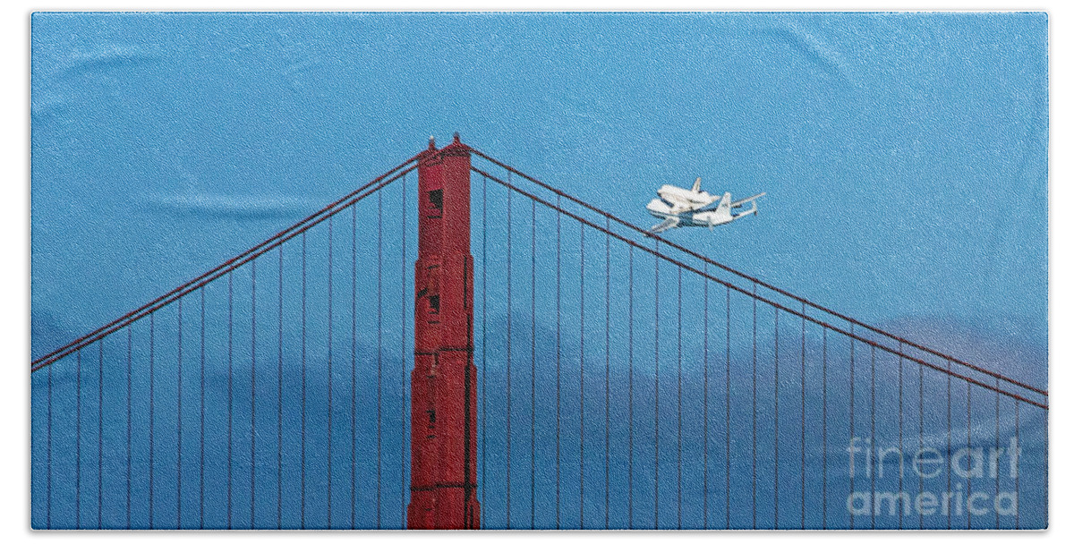 Shuttle Bath Towel featuring the photograph Shuttle Endeavour at the Golden Gate by Kate Brown