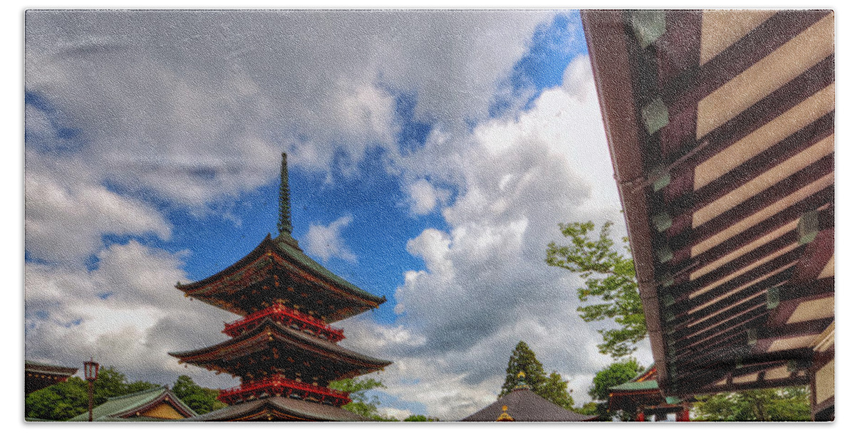 Japan Temple Asia Japanese Shrine Culture Religion Kyoto Buddhism Architecture Travel Asian Tourism Landmark Religious Zen Tradition Heritage Garden Oriental Orient Traditional Tokyo Shinto Building Red East Gate Buddhist Ancient Bath Towel featuring the photograph Sidewalk View by John Swartz