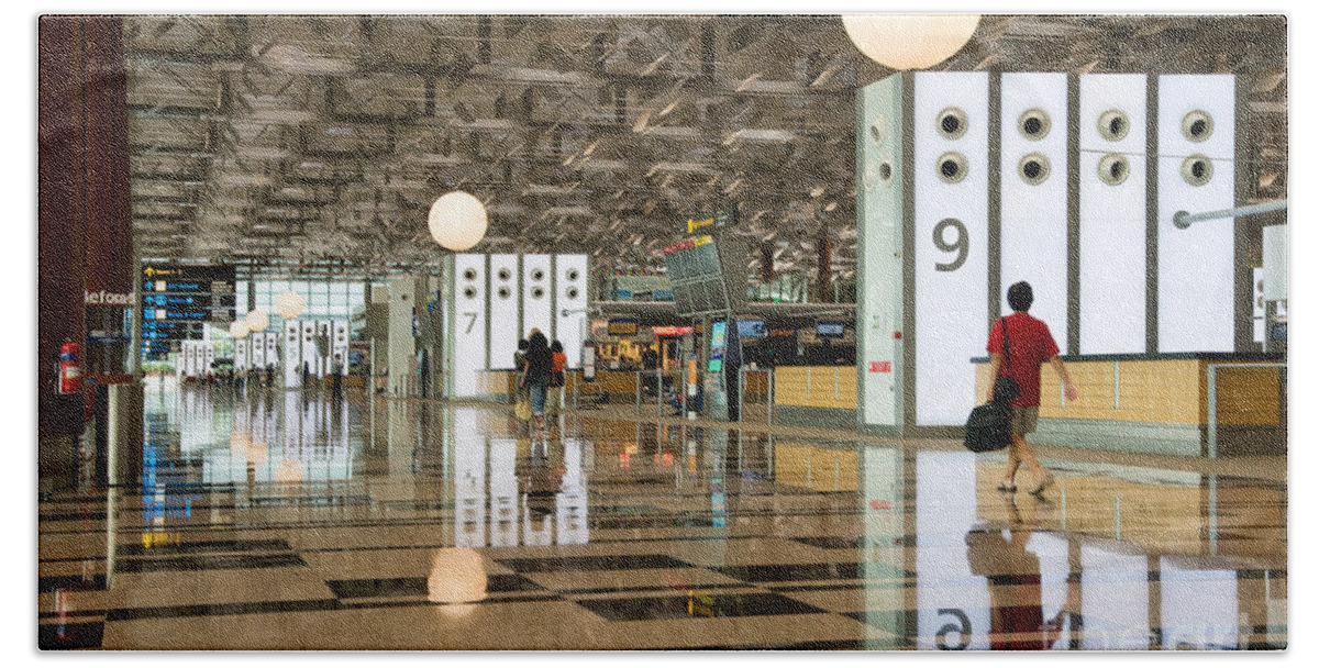 Singapore Bath Towel featuring the photograph Singapore Changi Airport 03 by Rick Piper Photography
