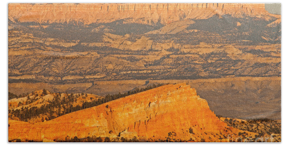 Bryce Canyon Bath Towel featuring the photograph Sinking Ship Sunset Point Bryce Canyon National Park by Fred Stearns