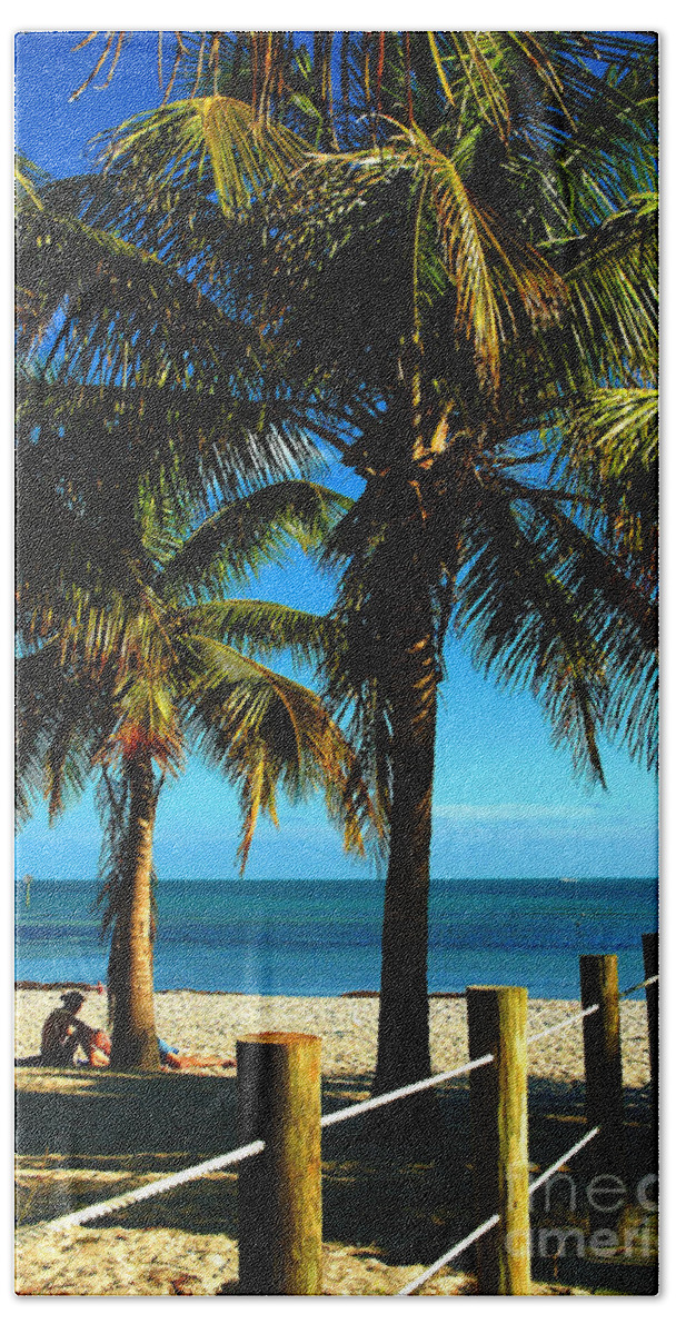 Smathers Beach Bath Towel featuring the photograph Smathers Beach in Key West by Susanne Van Hulst