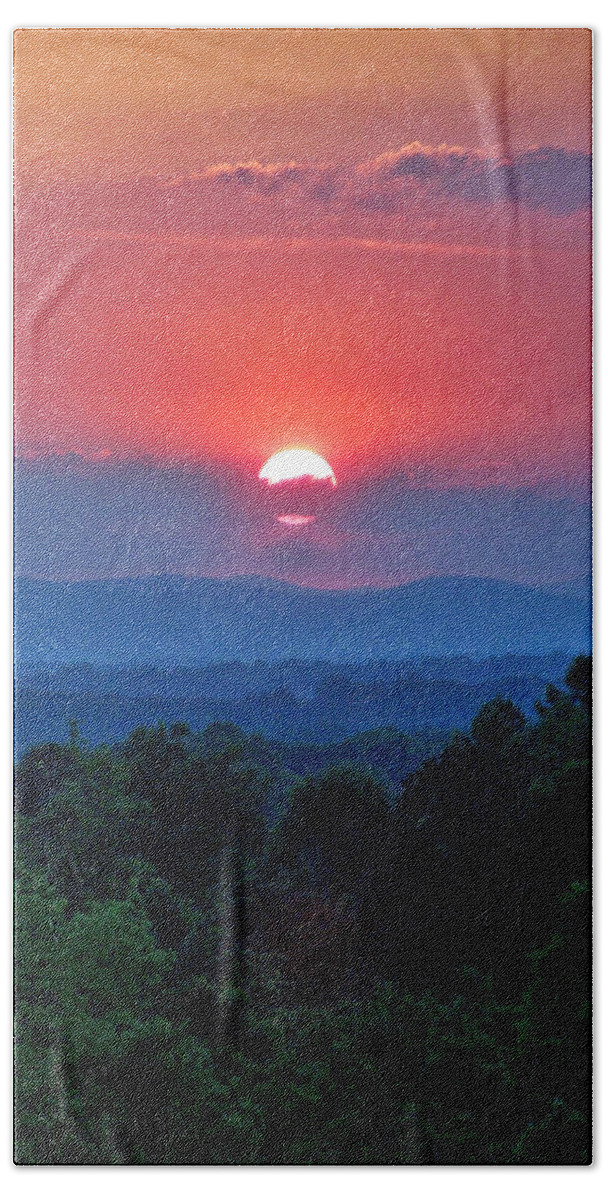 Sunset Bath Towel featuring the photograph Smokey Mtn Sunset by Jennifer Robin