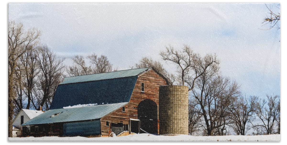 Barns Bath Sheet featuring the photograph Snow Barn by Ed Peterson