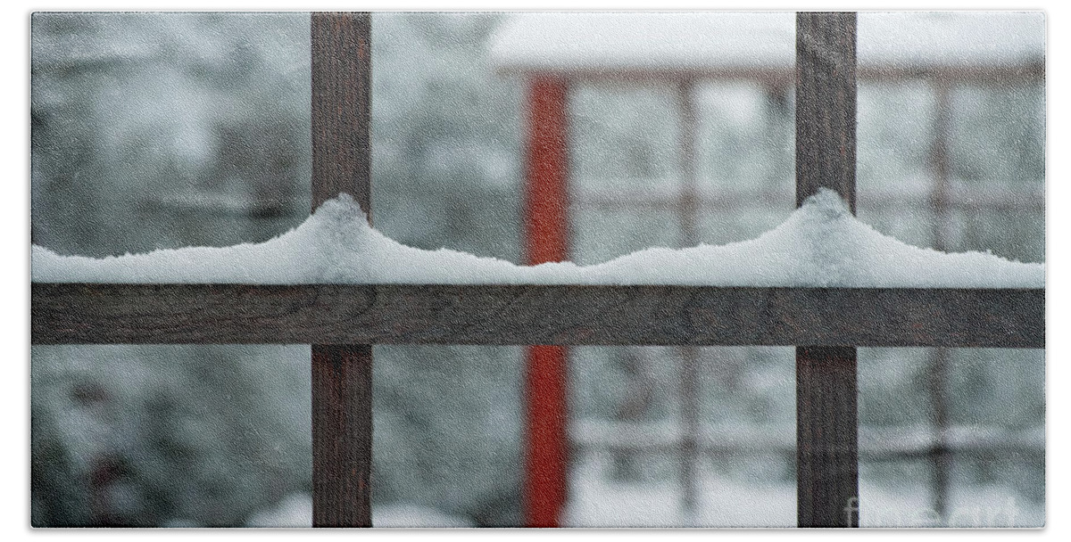 Snow Bath Sheet featuring the photograph Snowy Lines by Gwyn Newcombe